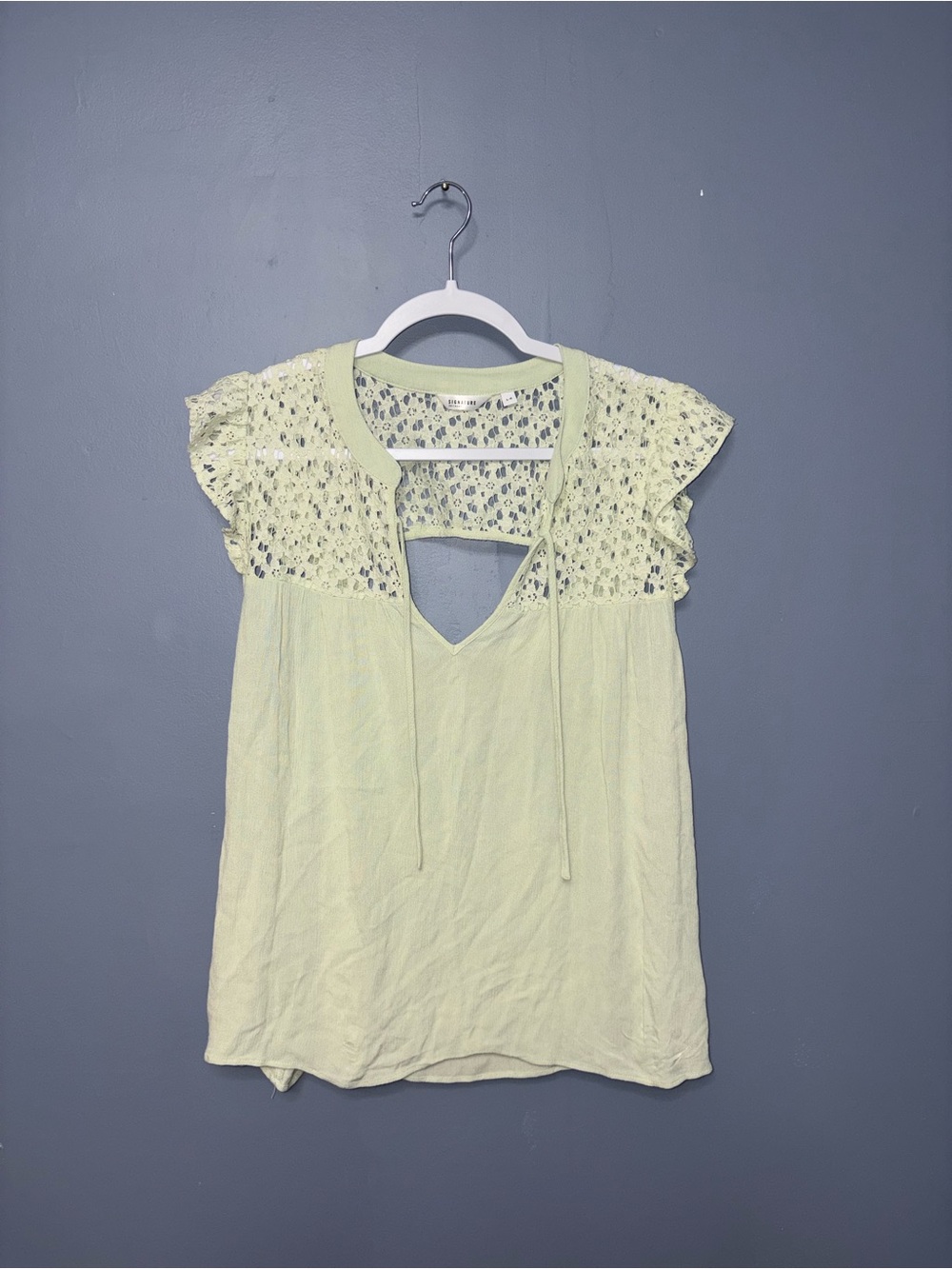 Reitmans • Green Lace Blouse